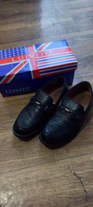 Продаётся туфли для мальчиков