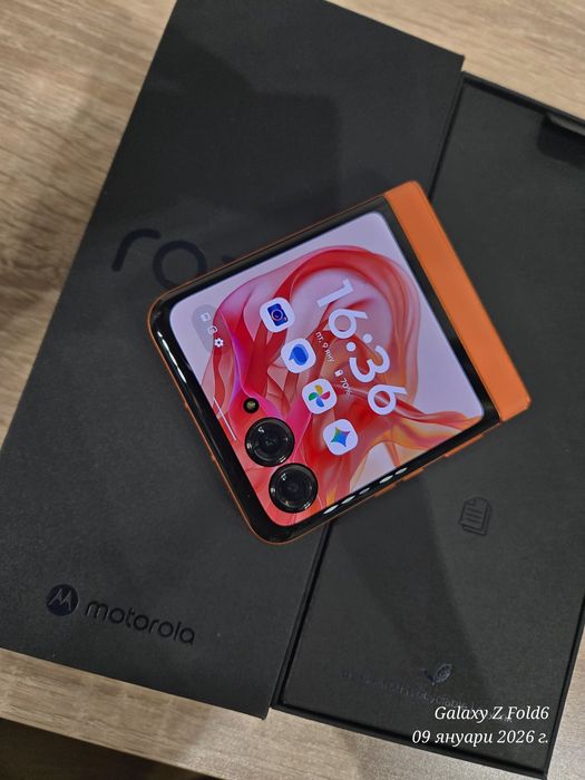 Motorola Razr 50  8/256gb чисто нов!