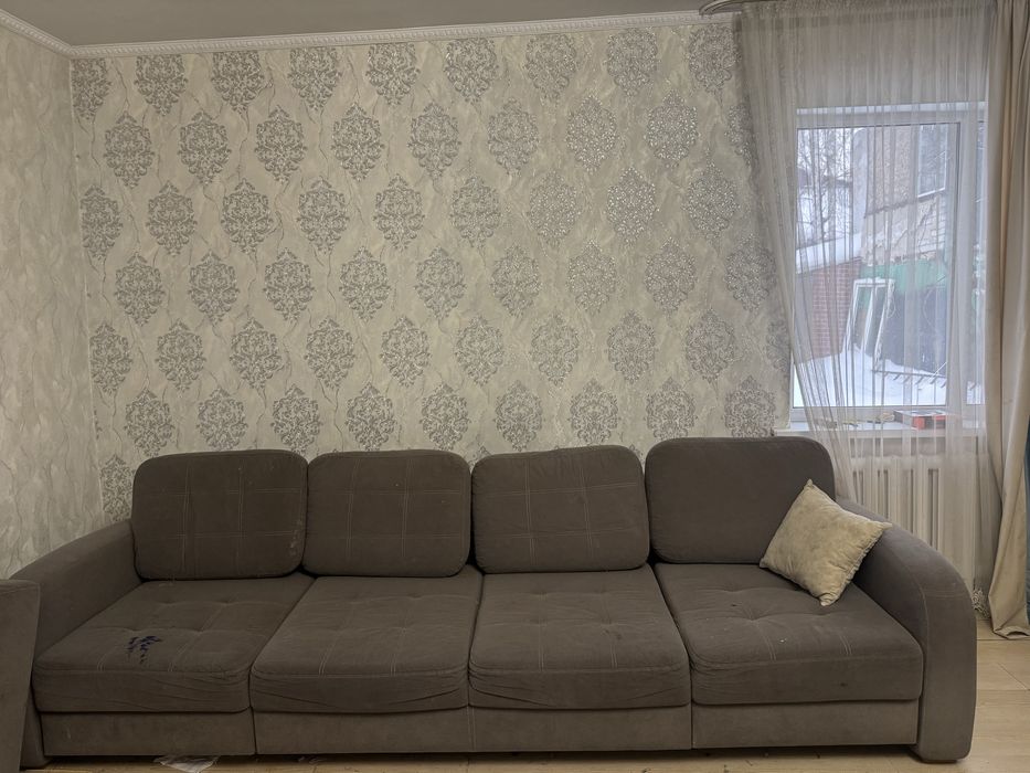 Продам диван 4 местный