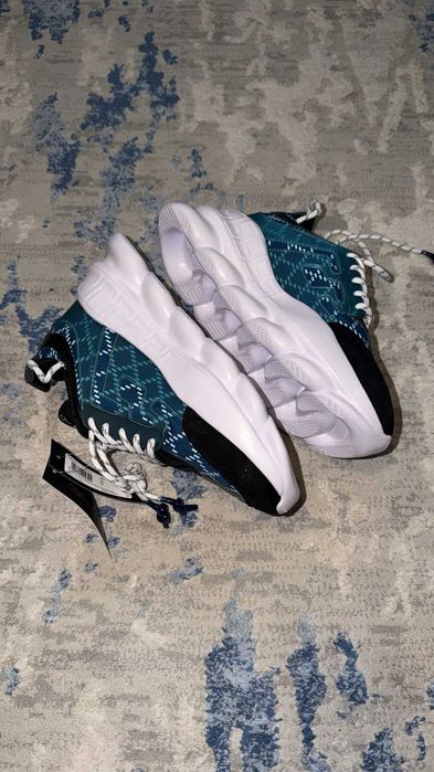 41 ULTIMA PERECHE Versace Chain Reaction Blue