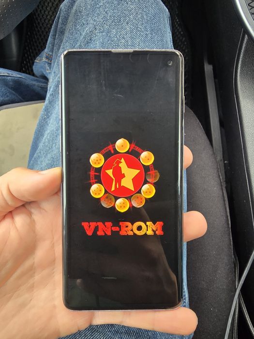 Продам самсунг с10