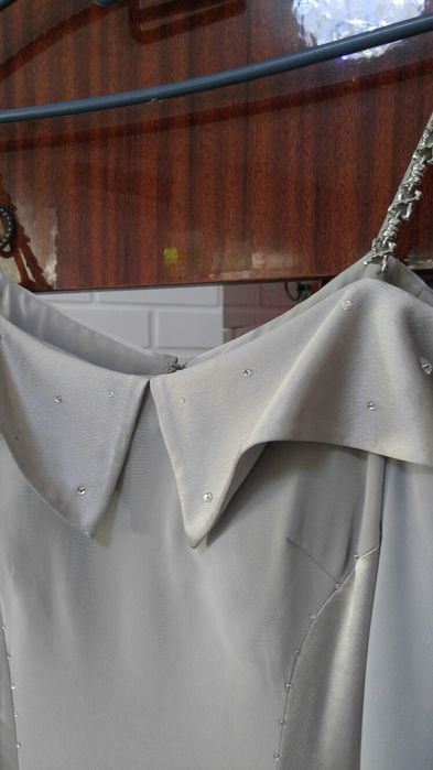 Вечернее шикарное платье в пол