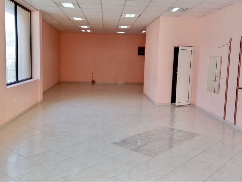 Дава се под наем Магазин в Шумен, Болницата - 110 кв.м за 500 € - Снимка #3