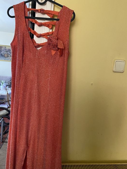 официална рокля подходяща за вечерни събития