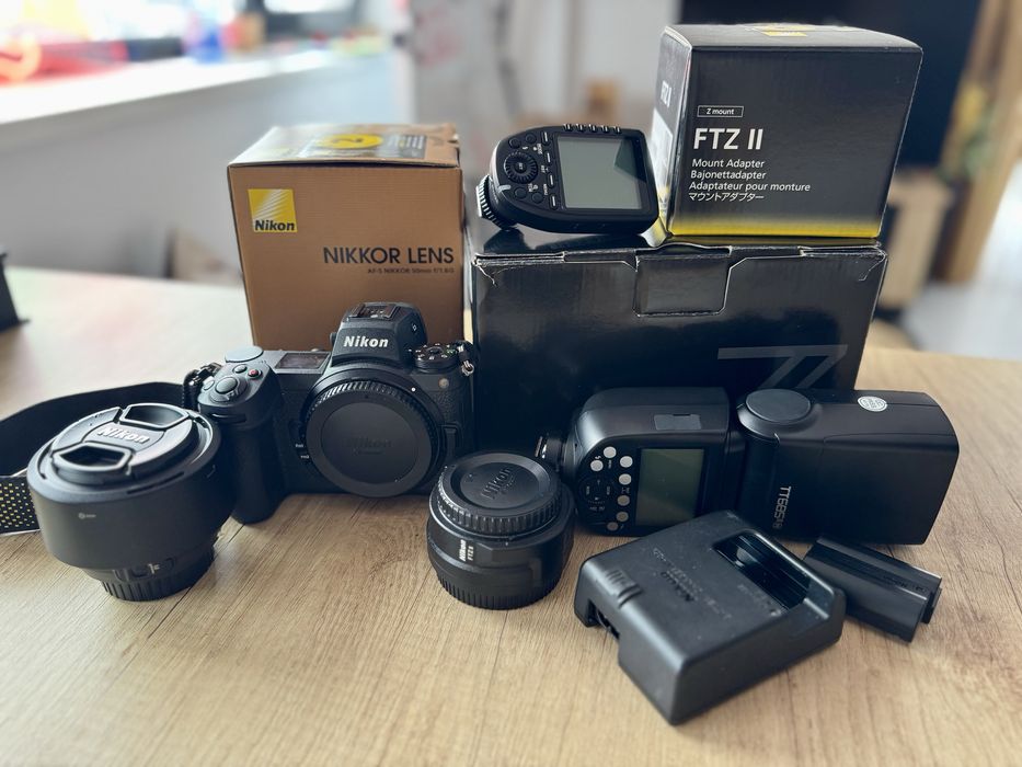 Kit foto Nikon Z6 II + obiectiv + blitz – stare foarte bună