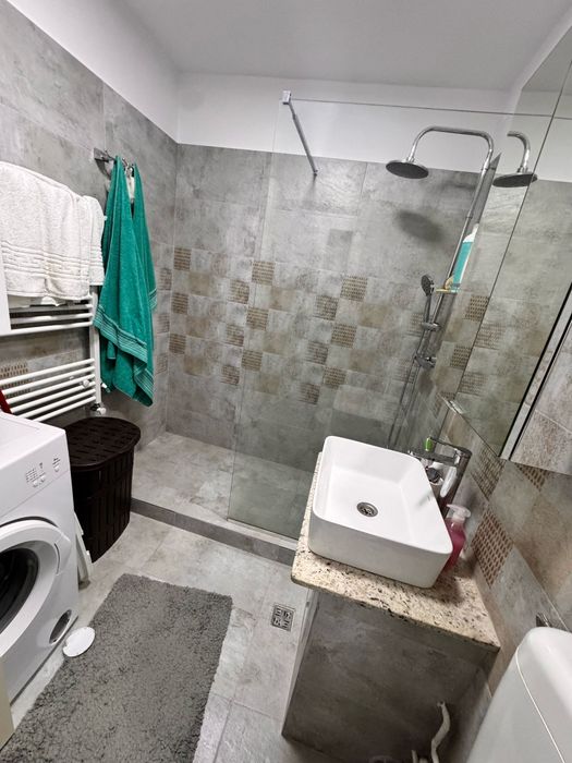 Vând apartament 4 camere Mangalia str.Rozelor