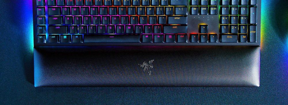 Tastatura Gaming mecanica RAZER BlackWidow V4 Green Clicky Switch, US RZ03-04690100-R3M1 negru garantie noua Sigilata