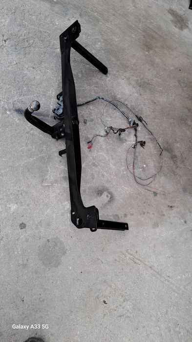 Теглич Оригинален за Ауди А6 Ц4/ Audi A6  C4 комби