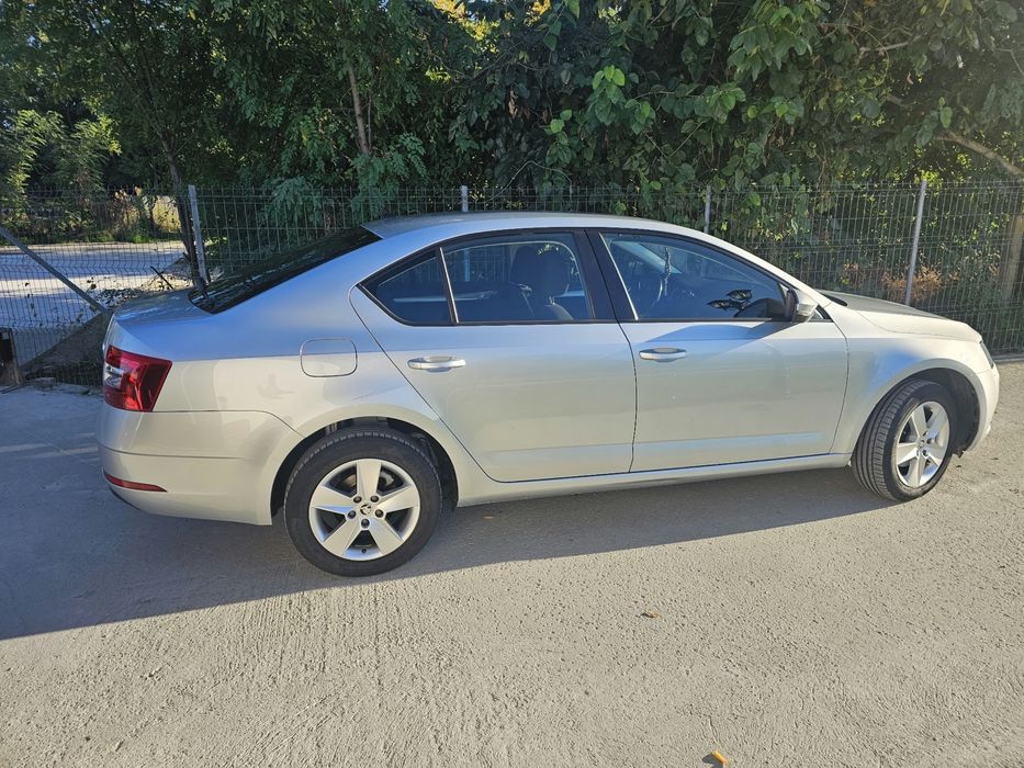 SKODA Octavia 2019 — imagine 3