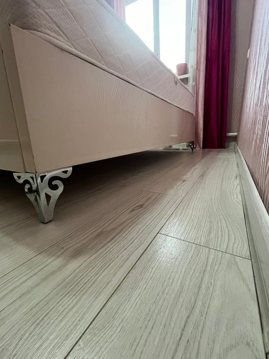 Кровать и пуфик   иииии