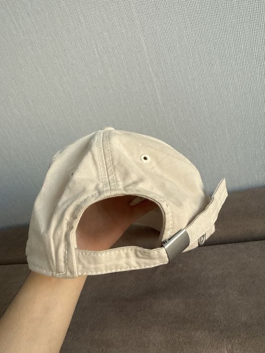 кепка томми бежевая