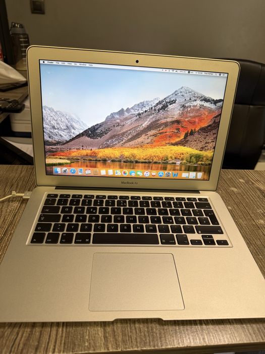 MacBook Air A1466 / Mid 2012