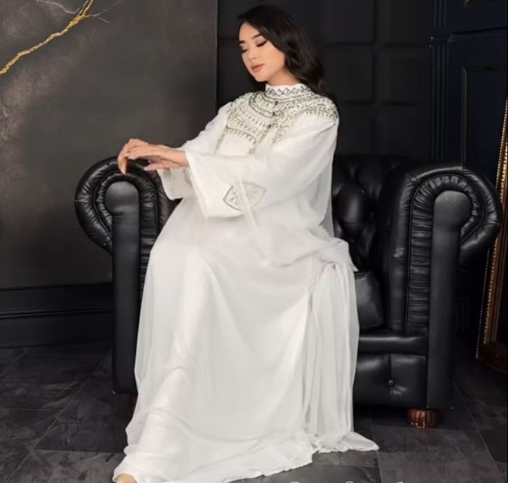 Продам новое платье