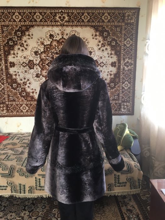 Шуба - натуральный мутон!
