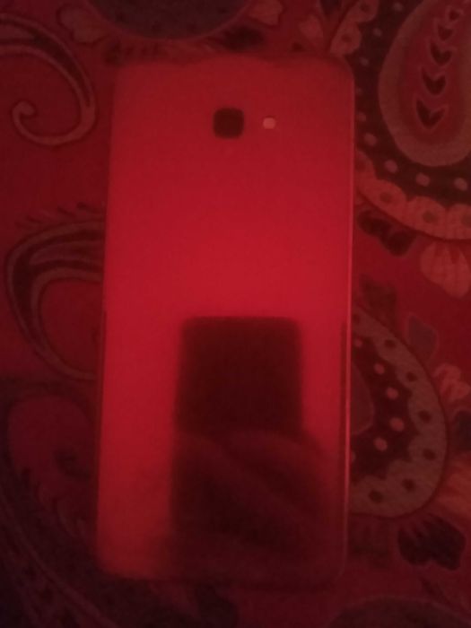 Самсунг телефон сатылат