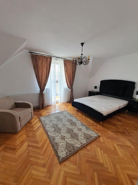 Apartament la casa cu 2 dormitoare