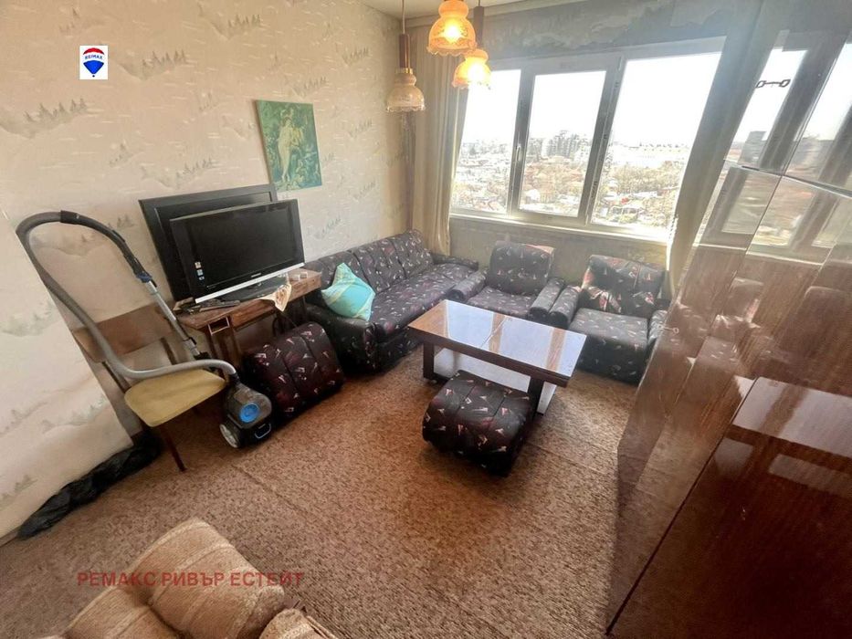 Тристаен апарамент за продажба кв. Родина 2