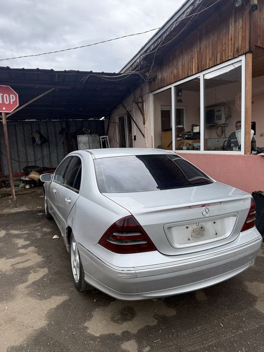 Мерцедес c220 w203 143кс НА ЧАСТИ