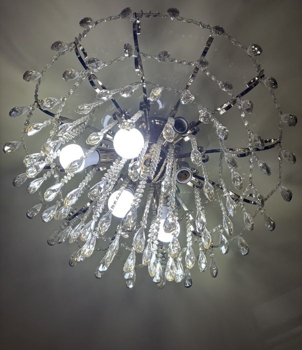 Продам люстру хрустальный