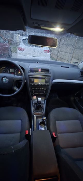 Vând Skoda Octavia II