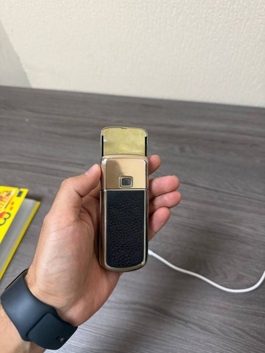 Nokia 8800 sotiladi