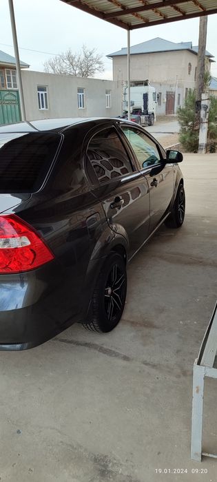 Равон нексия сотилади