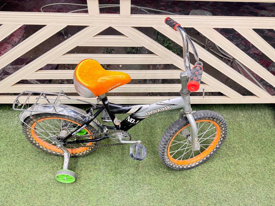 Ukraina brendi ostidagi BMX uslubidagi velosipeddir.