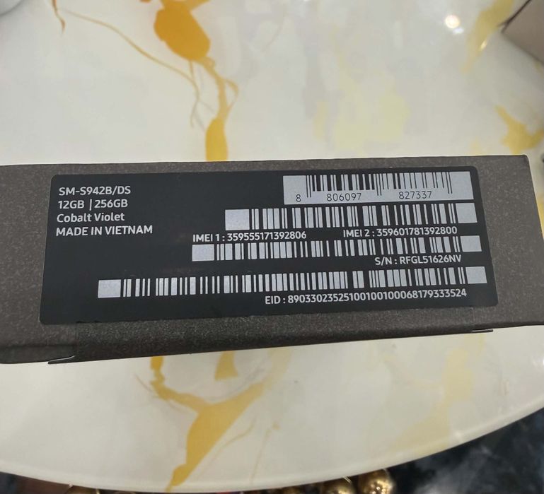 Vând Samsung Galaxy s26 cobalt violet 258GB Nou sigilat