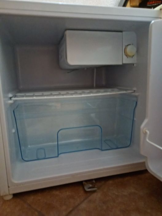 Mini  Frigider  foarte puțin folosit