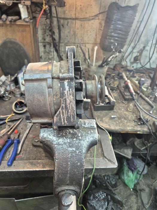 Продам генератор на Ауди и Фольксваген Б 3