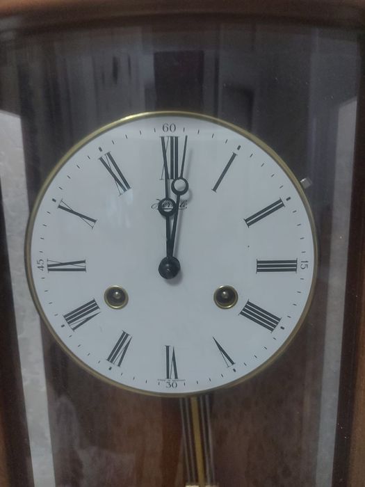 Продам часы в хорошем состоянии