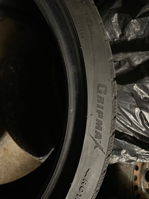 2 броя зимни гуми