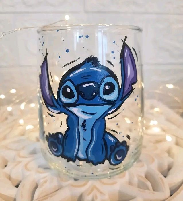 Ръчно рисувана тениска Стич, чаша stitch