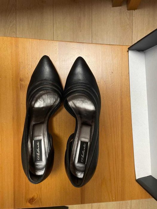 Pantofi eleganti negri din piele naturală- marimea 37
