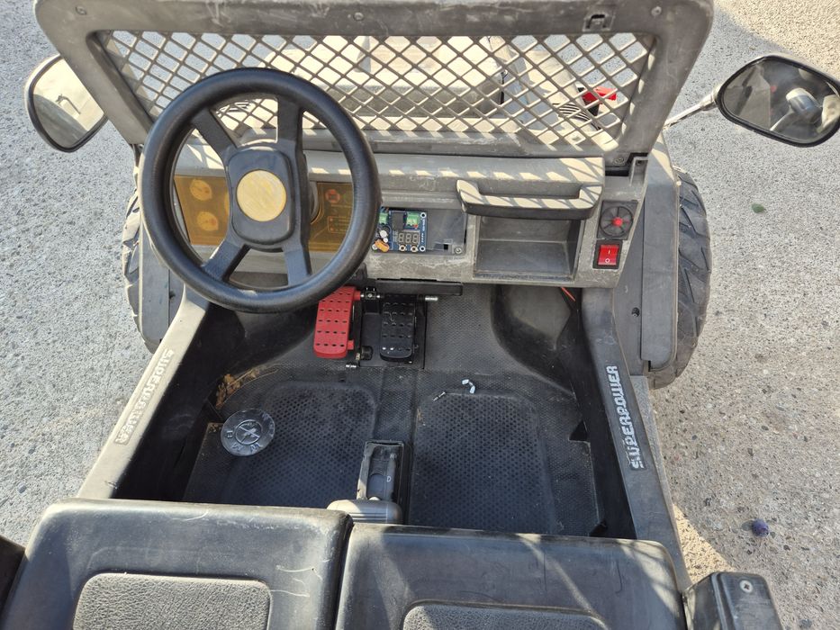 Masinuta electrica Peg-Perego