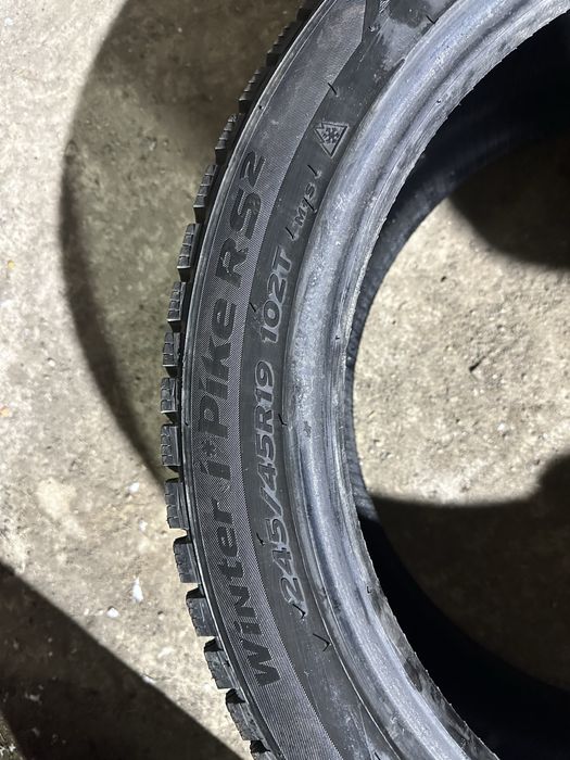 Продам шины 245/45/19