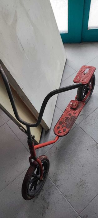 Стара ретро тротинетка