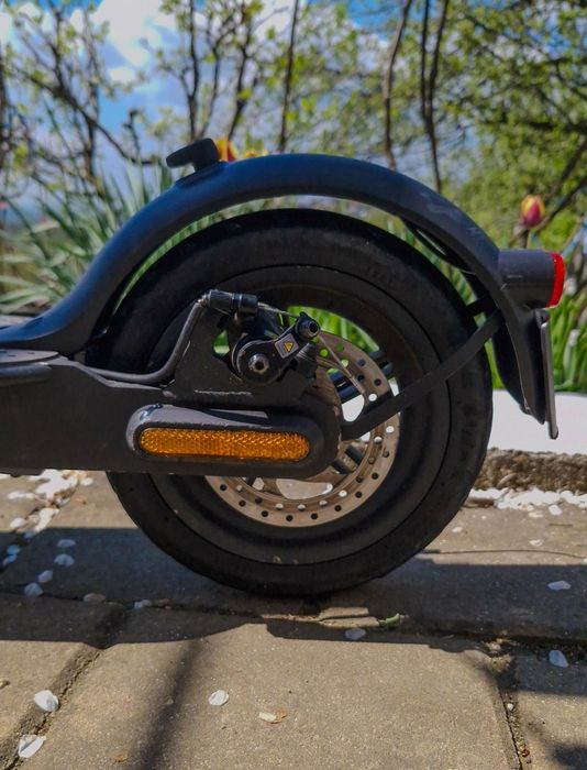 Vând trotinetă electrică Xiaomi Mi Electric Scooter 1S- stare foarte bună