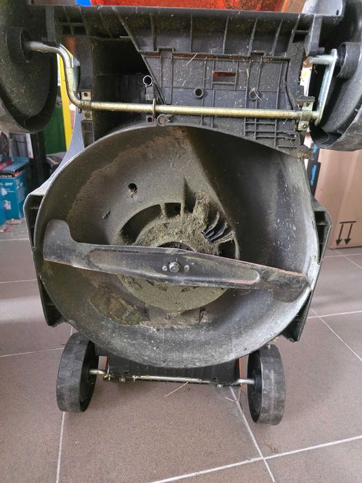 Mașină de tuns iarba electrică LawnMaster CLMF4841E 48V Max, mulcire până la 450 m², 42L, 6 niveluri