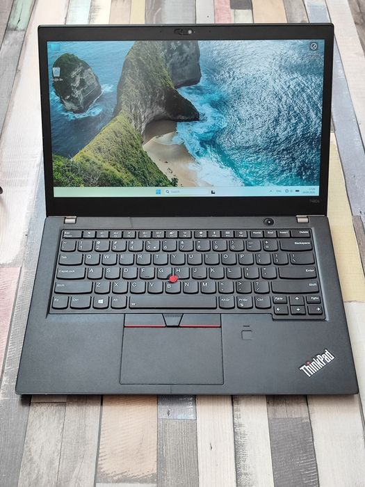 Lenovo ThinkPad T480s, i5-8250u, 16GB DDR4, SSD NVME 256GB