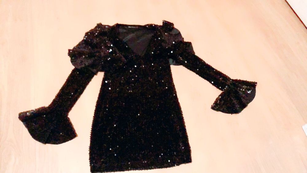 Дамска рокля със паети