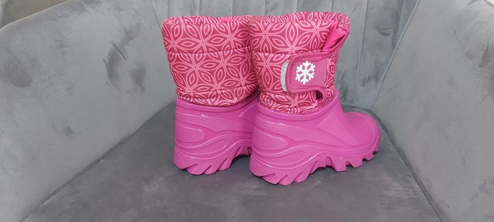 Детски зимни обувки апрески като нови. Размер 26/27