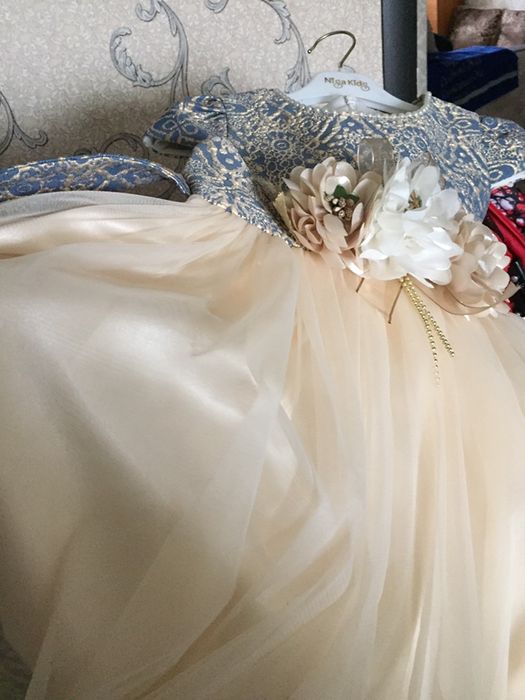 Продам платья для девочек