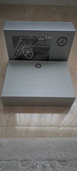 Set cadou colectie dopuri de vin Mercedes-Benz