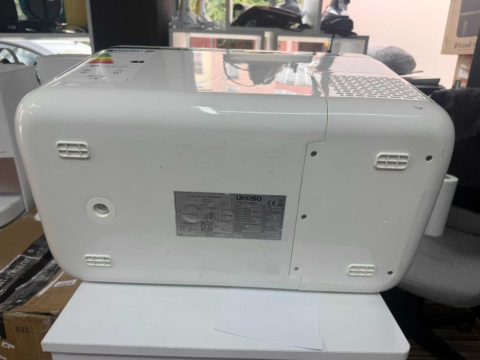 Frigider auto 20 L 12V/24V/220V GARANTIE 12 luni