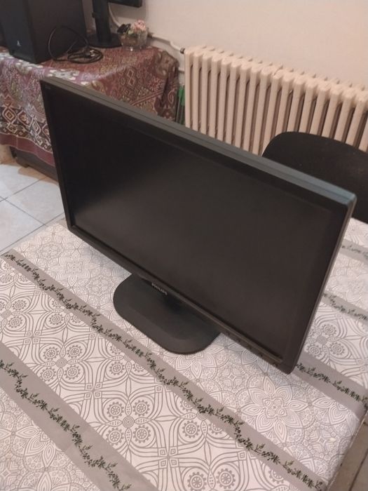 Monitor Philips 221V2AB, 21.5 inch (54 cm), FULL HD, VGA și DVI, cu cabluri, în stare foarte bună de funcționare
