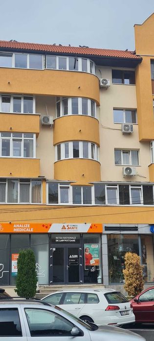 Apartament 3 camere  65 mp cu garaj +boxa23 mp
