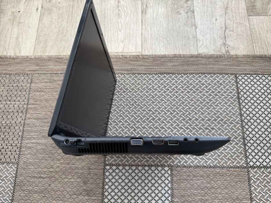 Samsung. Core i3. 2 Видеокарты