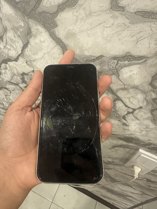 Iphone 11 с разбитым экраном