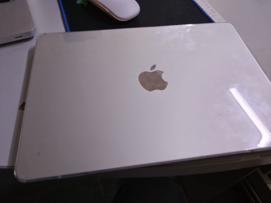 MacBook air m2. 8 gg
